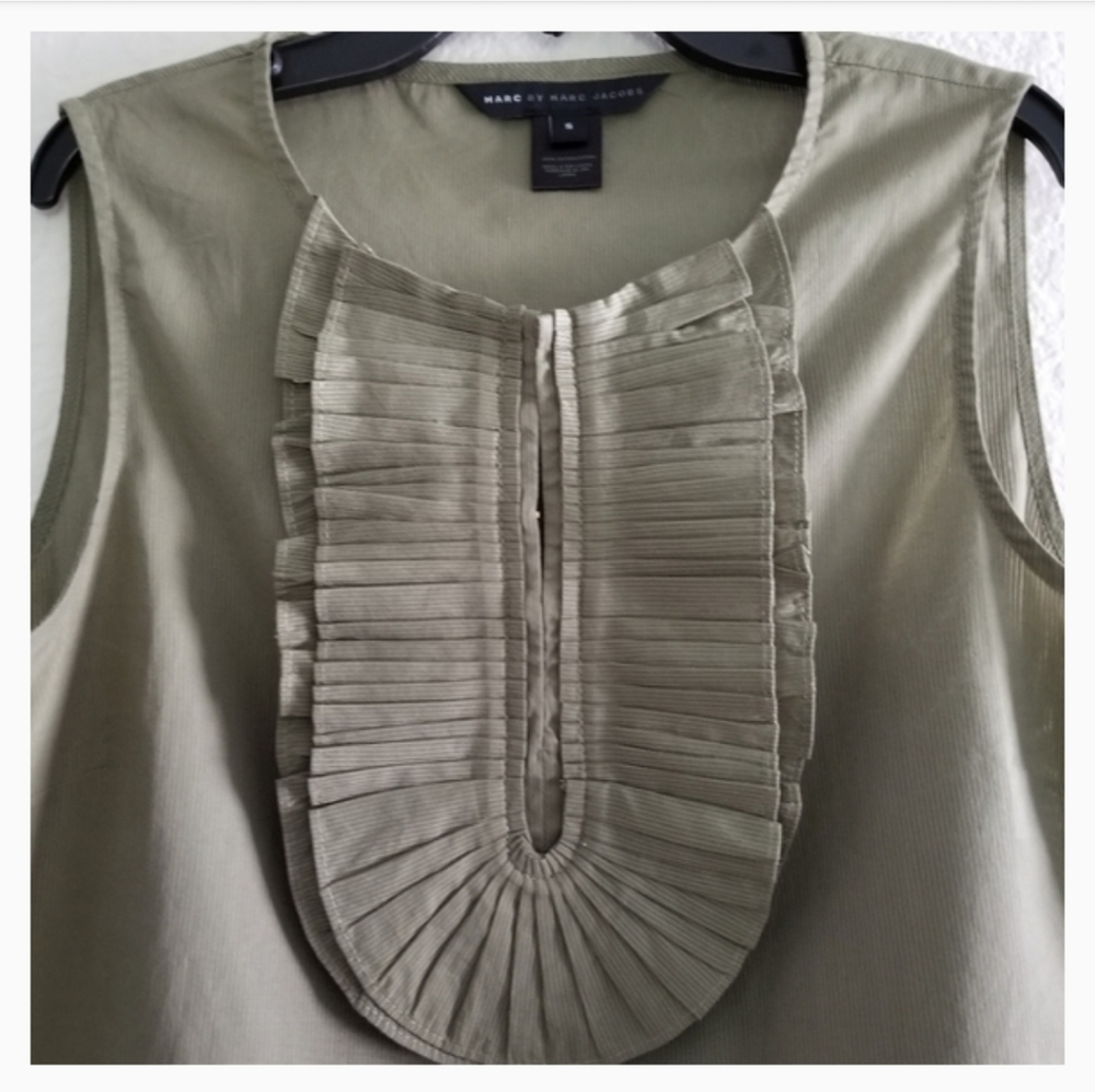 Marc Jacobs Round Neck Ruffle Folds Top Olive Green Military Size S Sma… - Picture 2 of 4